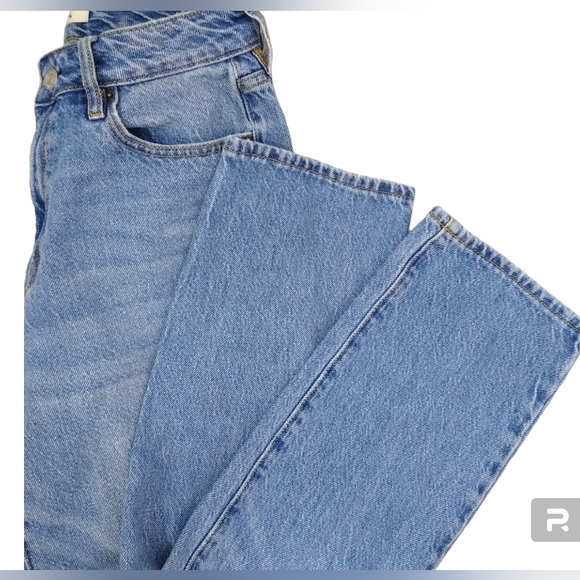 High waisted PacSun Women's size 4 (26) Mom Jeans cropped loose fit petite - Picture 5 of 7